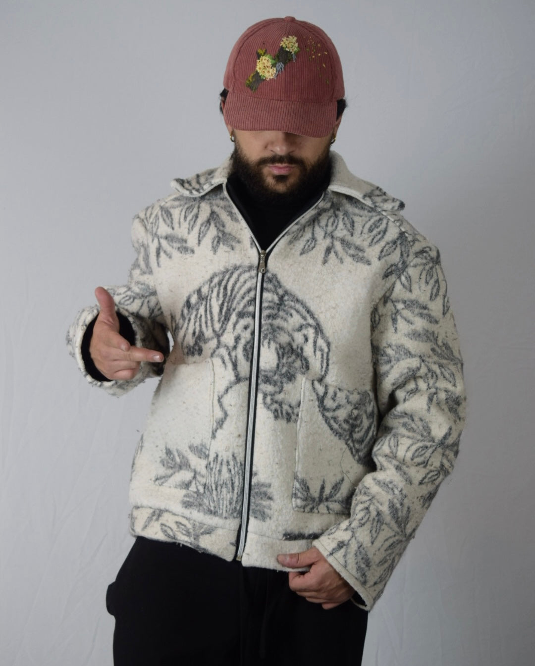 Chaqueta tigre al pecho