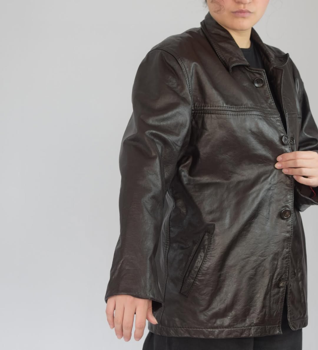 Chaqueta cuero botones