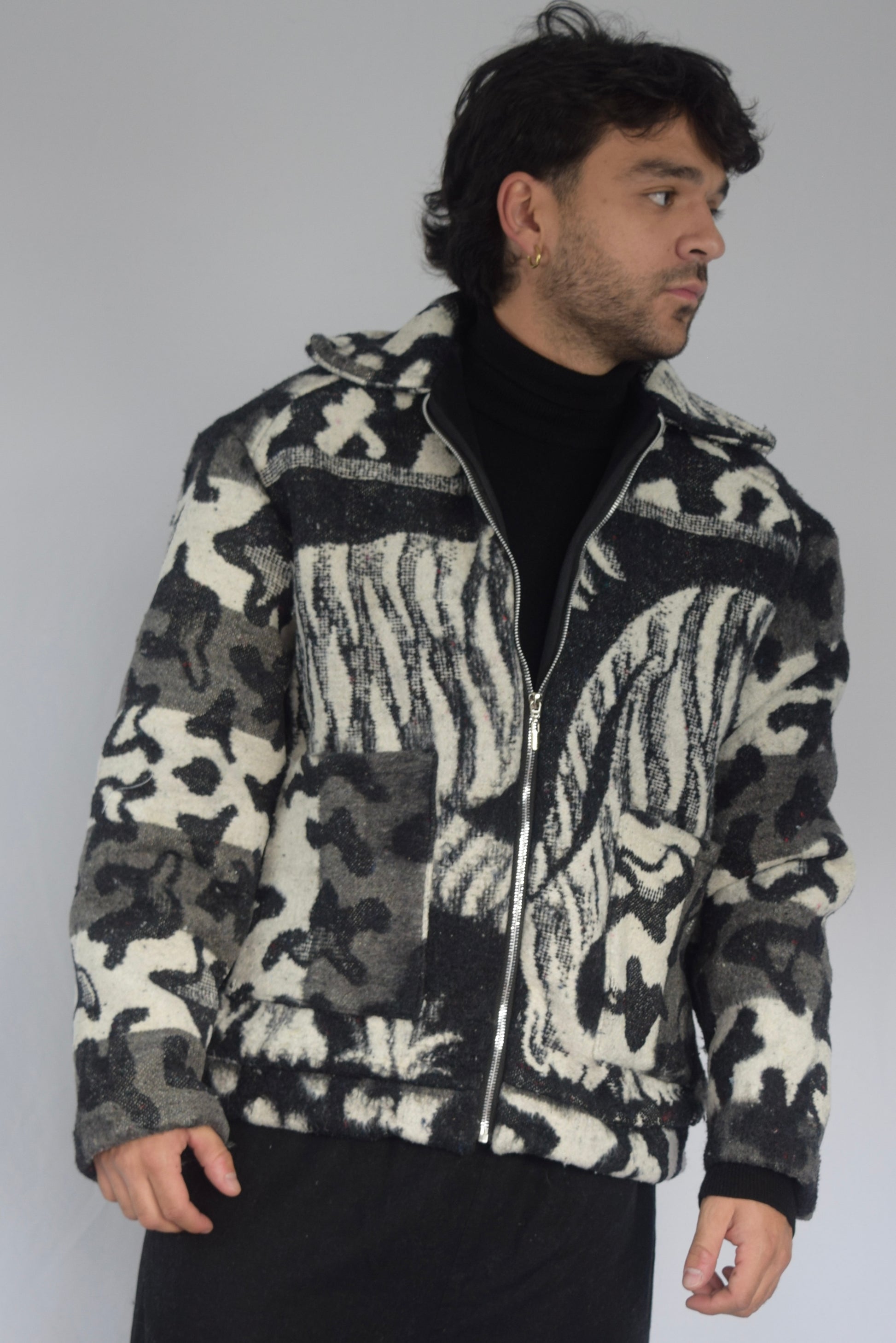 Chaqueta 4 tigres negra