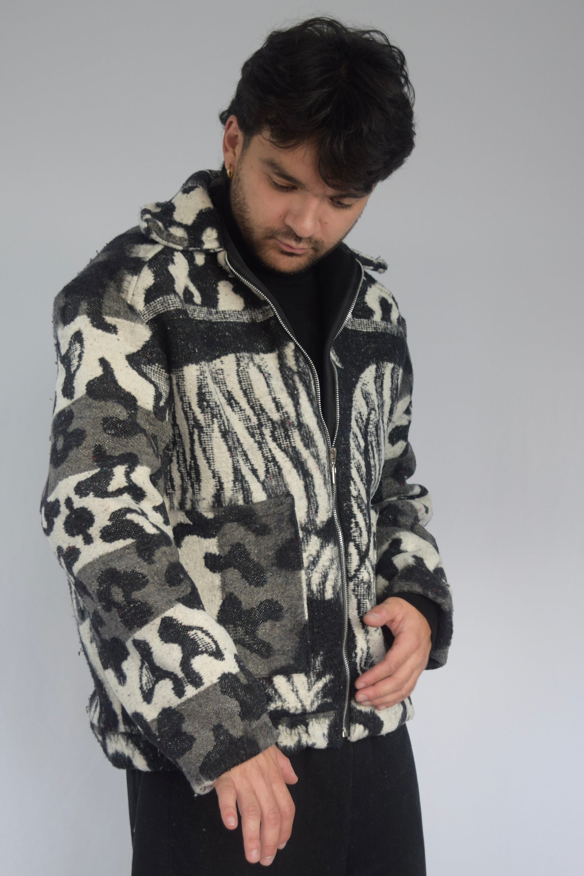 Chaqueta 4 tigres negra