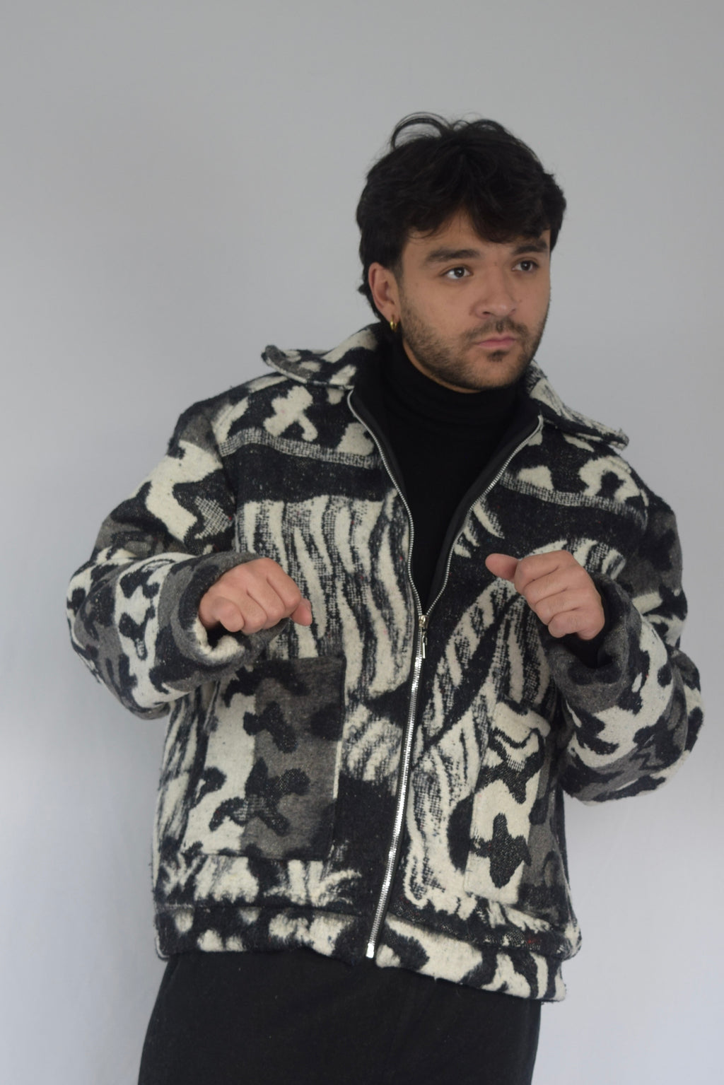 Chaqueta 4 tigres negra