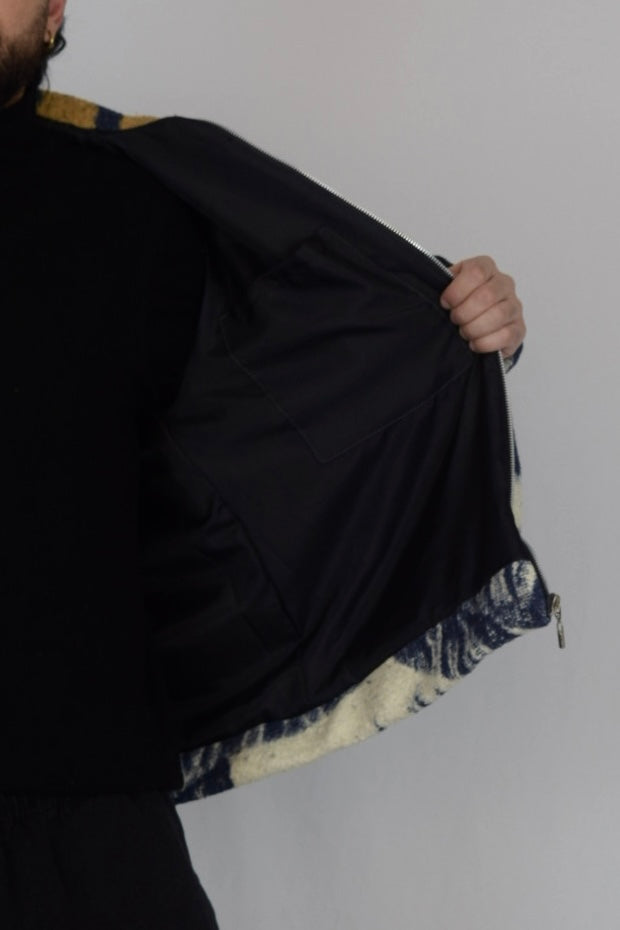 Chaqueta de tela recuperada
