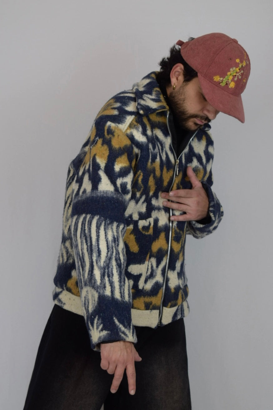 Chaqueta de tela recuperada