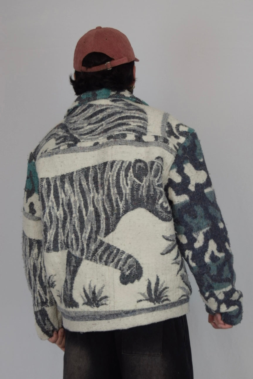 Chaqueta de tela recuperada