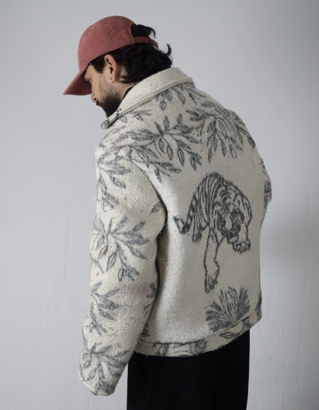 Chaqueta tigre al pecho
