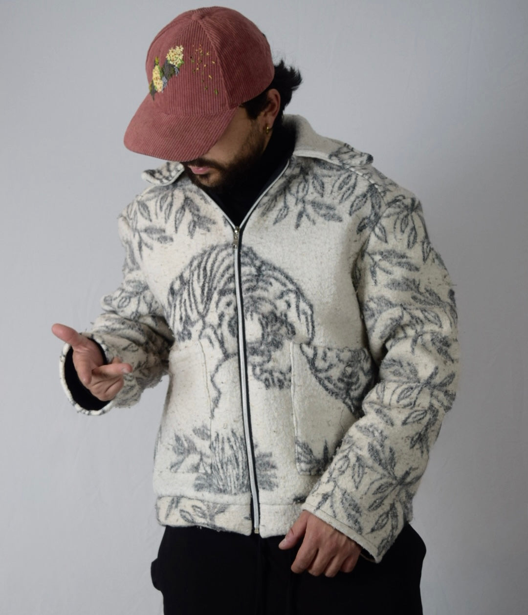 Chaqueta tigre al pecho