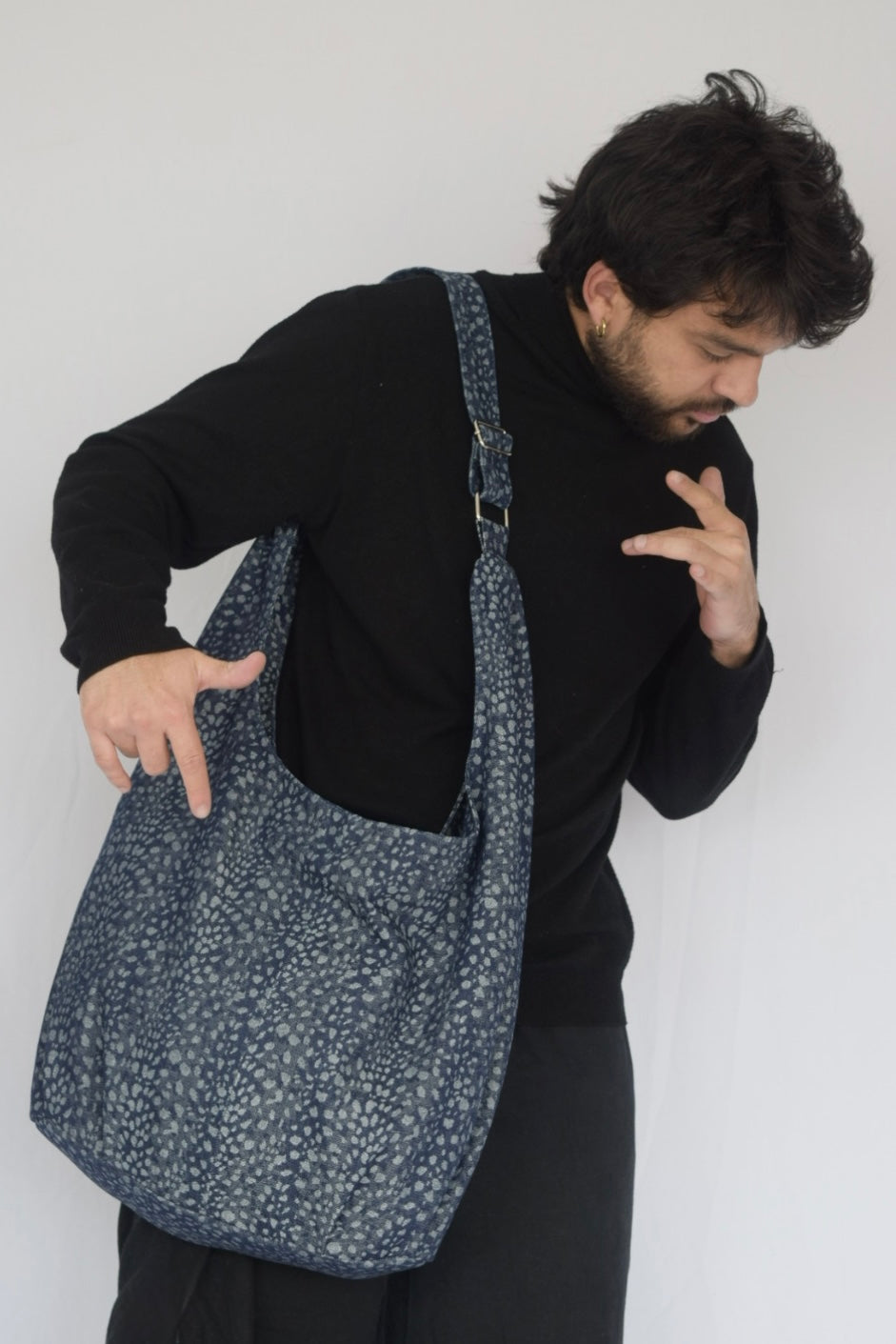 Bolso denim atigrado