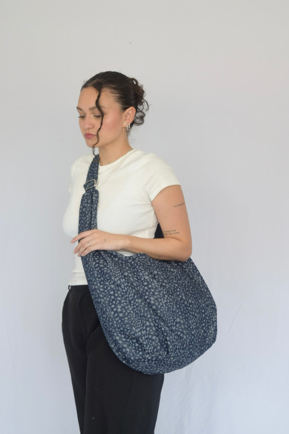 Bolso denim atigrado
