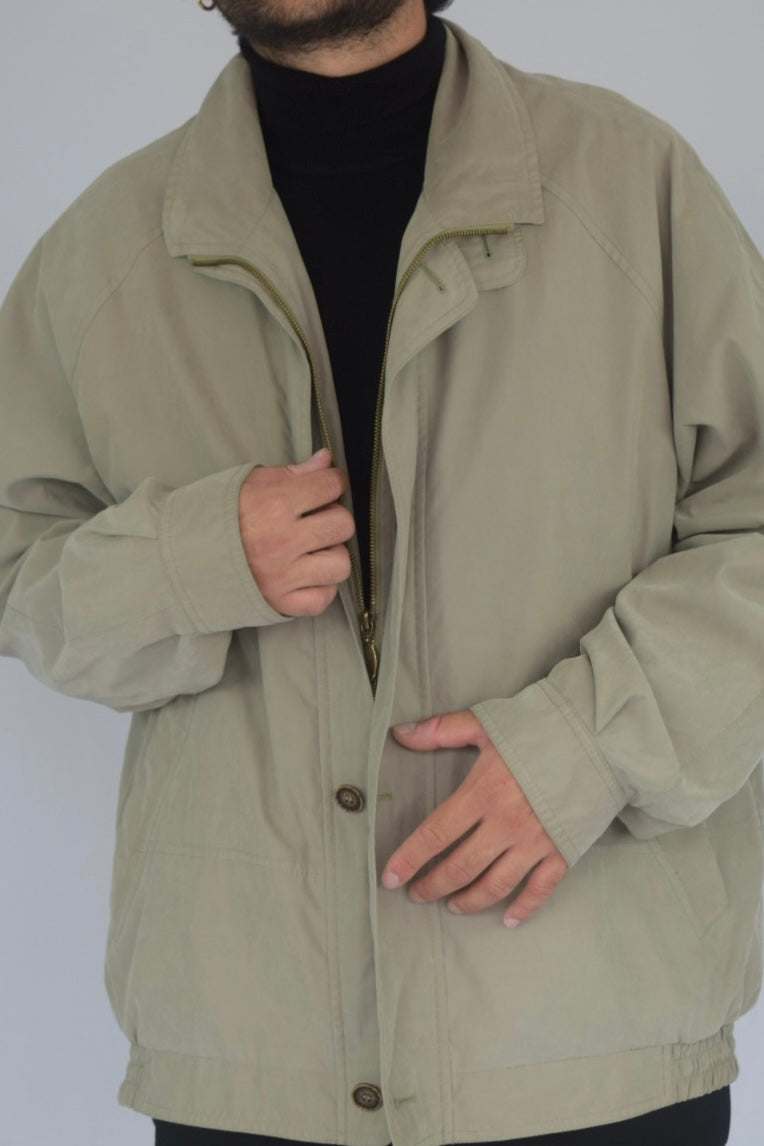 Chaqueta cremallera y botones