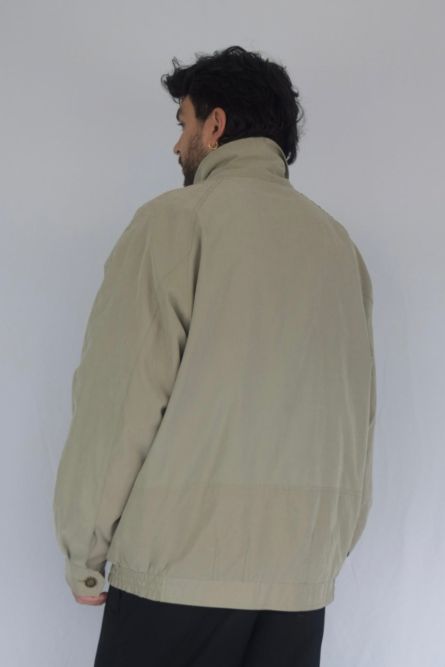 Chaqueta cremallera y botones