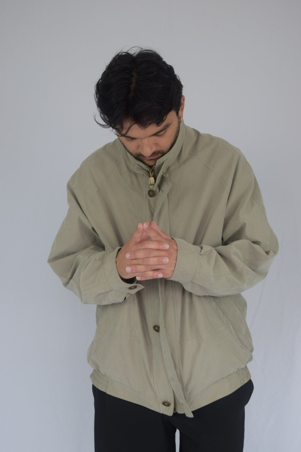 Chaqueta cremallera y botones