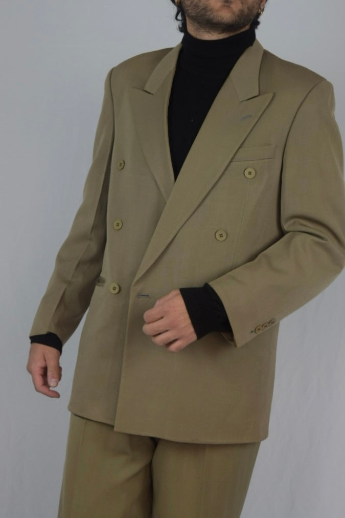 Traje