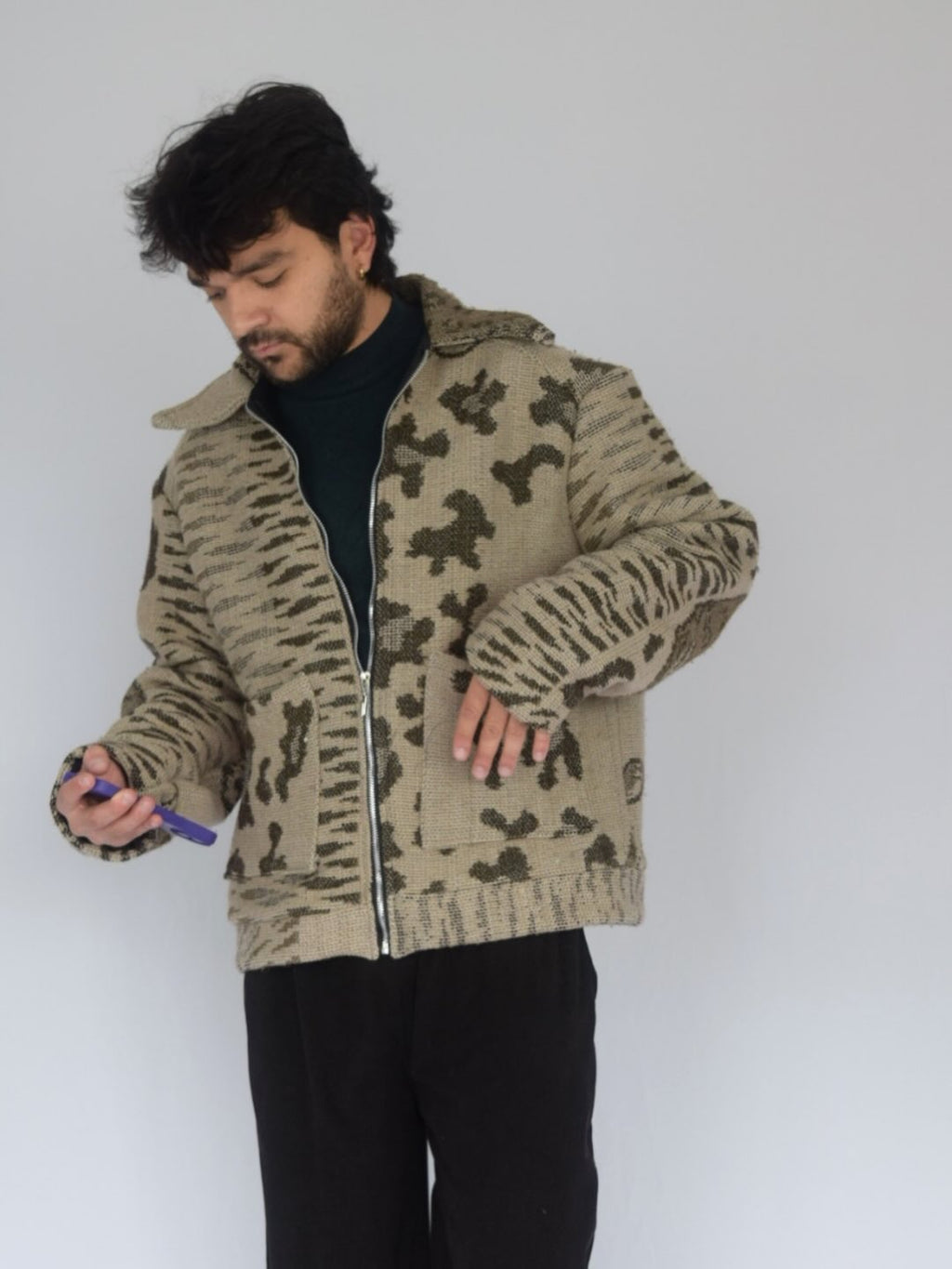 chaqueta 4 tigres café
