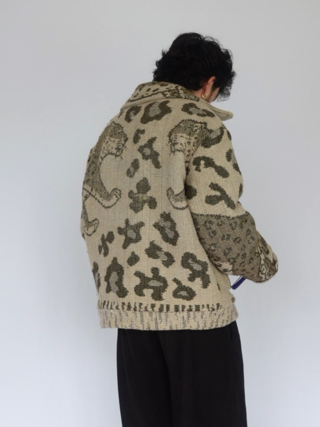 chaqueta 4 tigres café