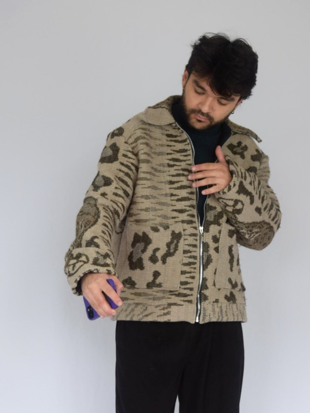 chaqueta 4 tigres café