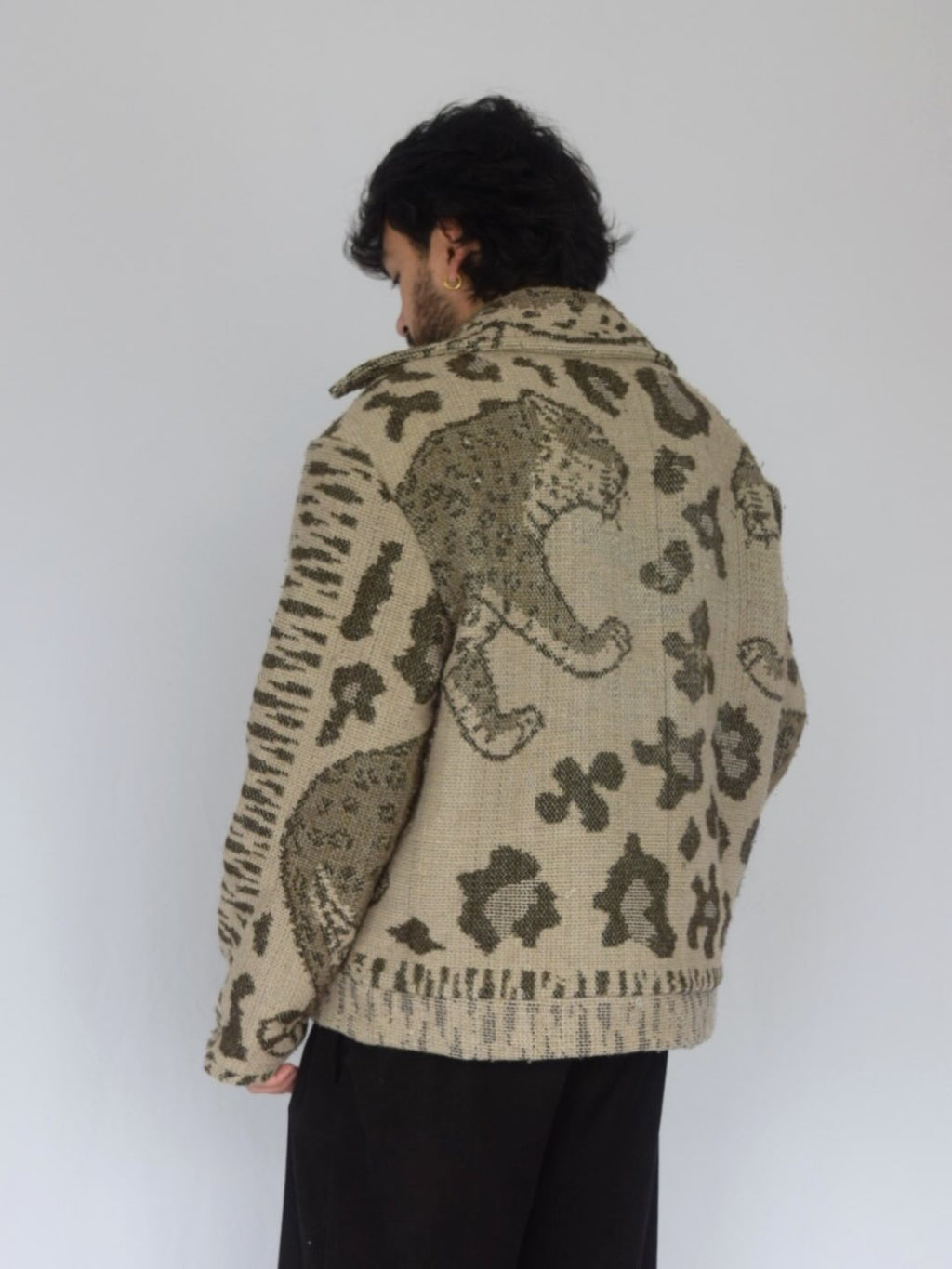 chaqueta 4 tigres café