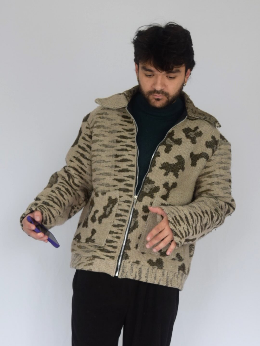 chaqueta 4 tigres café